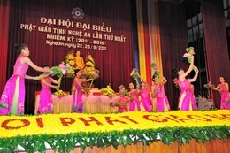 Nghệ An: Biểu diễn văn nghệ mừng Đại hội Phật giáo lần thứ nhất